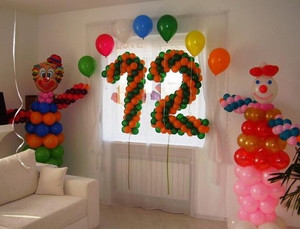 Цифра 12 из воздушных шариков для девочки в день рождения